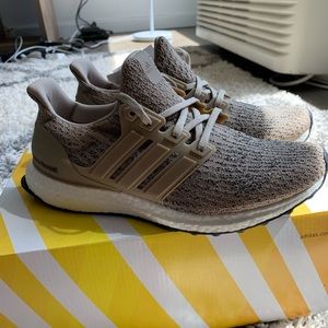Adidas ultraboost sneaker